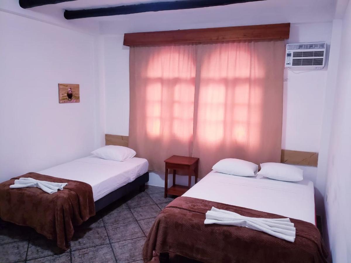 Hotel Crossman Puerto Ayora  Εξωτερικό φωτογραφία