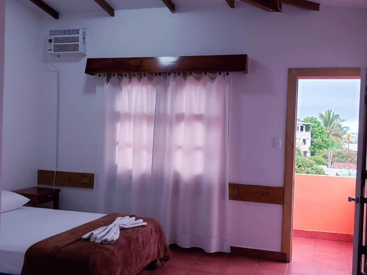 Hotel Crossman Puerto Ayora  Εξωτερικό φωτογραφία