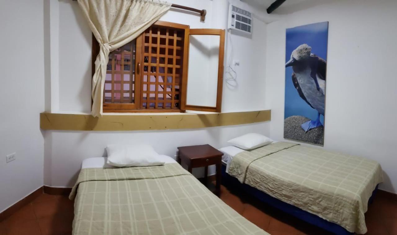 Hotel Crossman Puerto Ayora  Εξωτερικό φωτογραφία