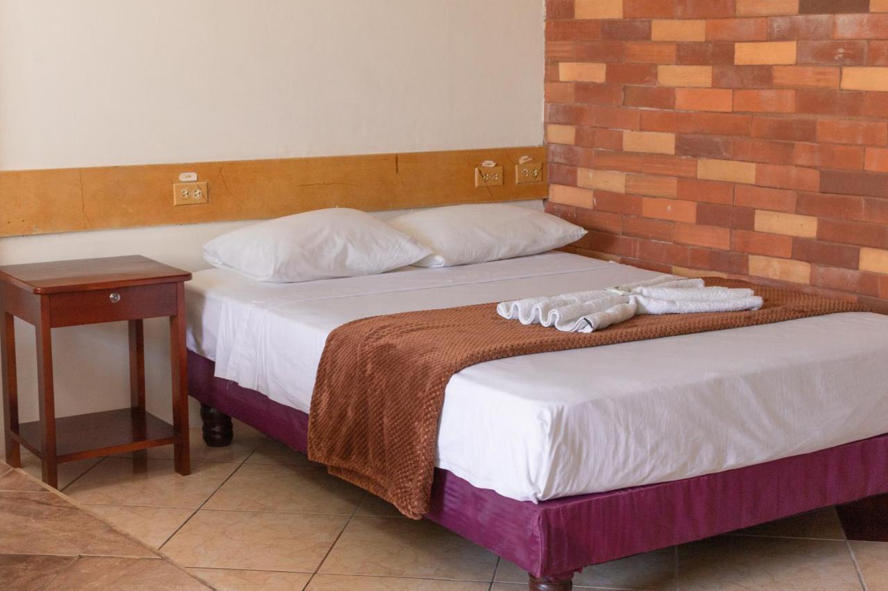 Hotel Crossman Puerto Ayora  Εξωτερικό φωτογραφία