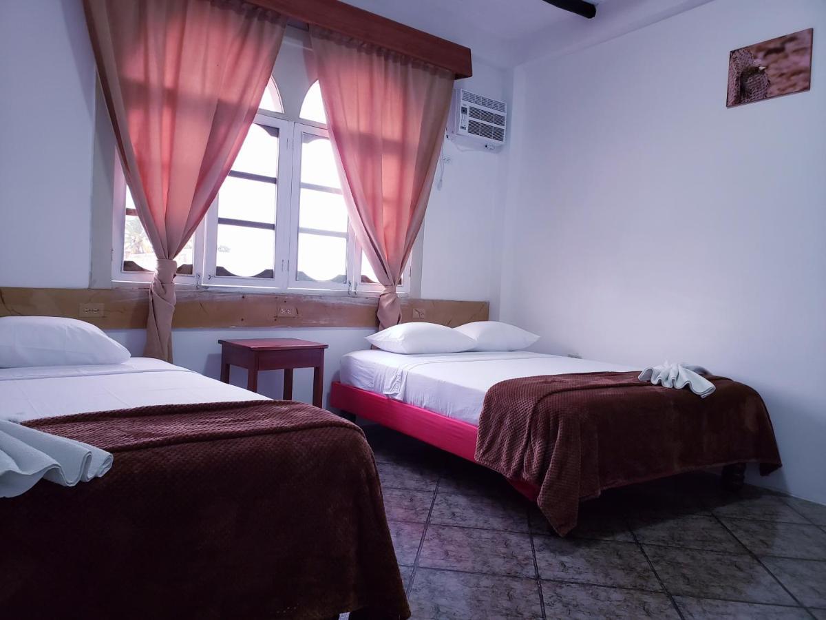 Hotel Crossman Puerto Ayora  Εξωτερικό φωτογραφία