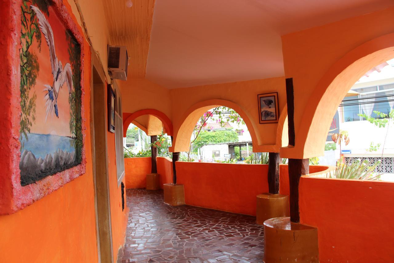 Hotel Crossman Puerto Ayora  Εξωτερικό φωτογραφία
